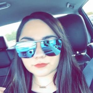 Meet your Posher, Ailin